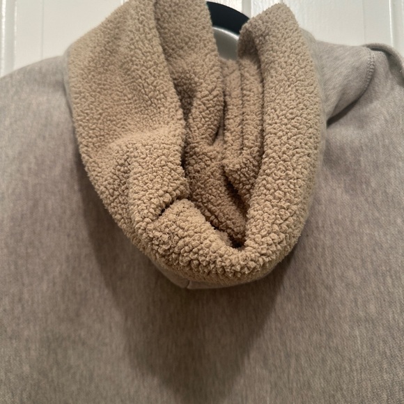 J.Crew Men’s Cozy Tan Zip-Up Sherpa Hoodie - Picture 9 of 9